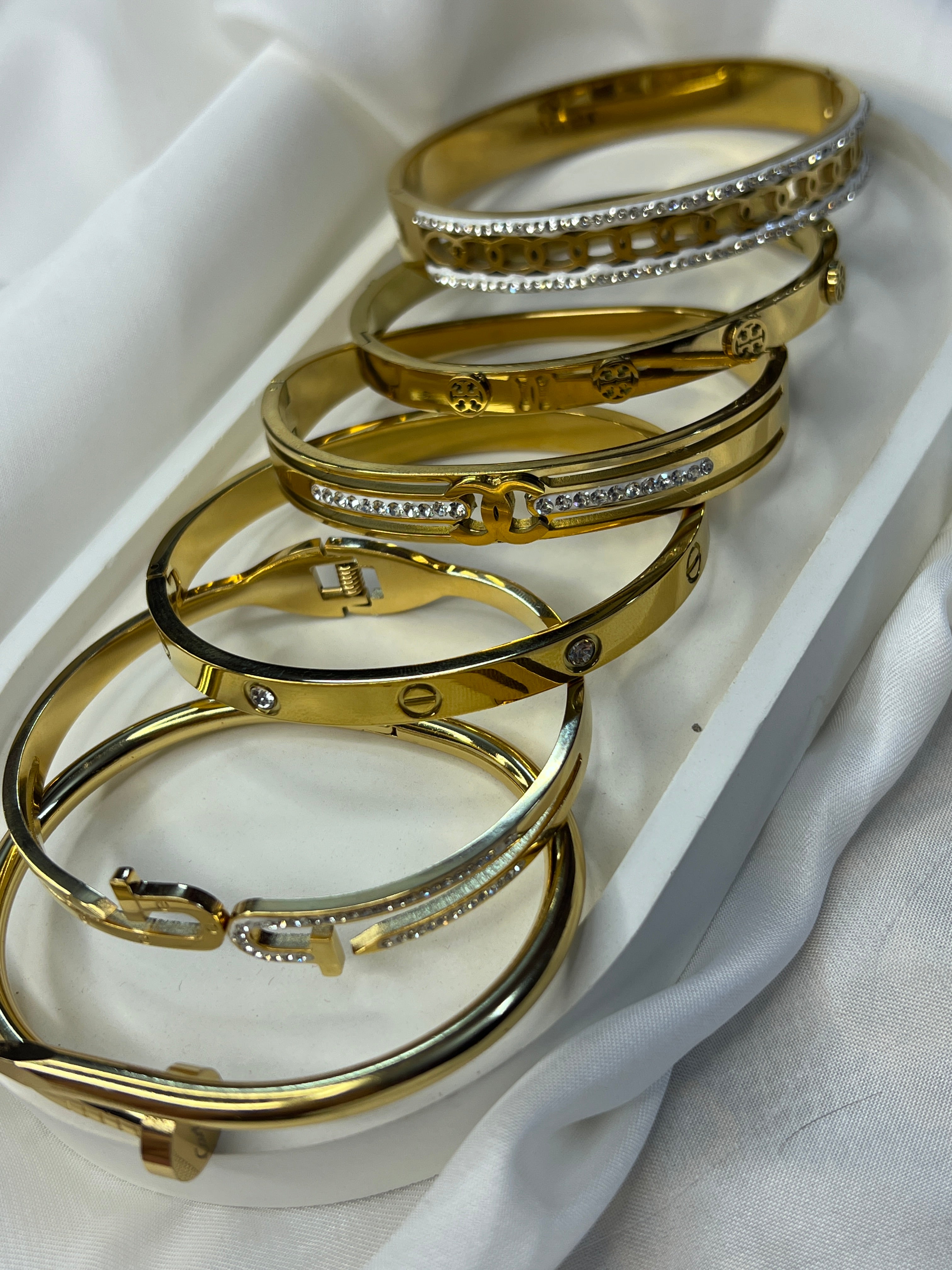 WOMEN'S ACCESSORIES