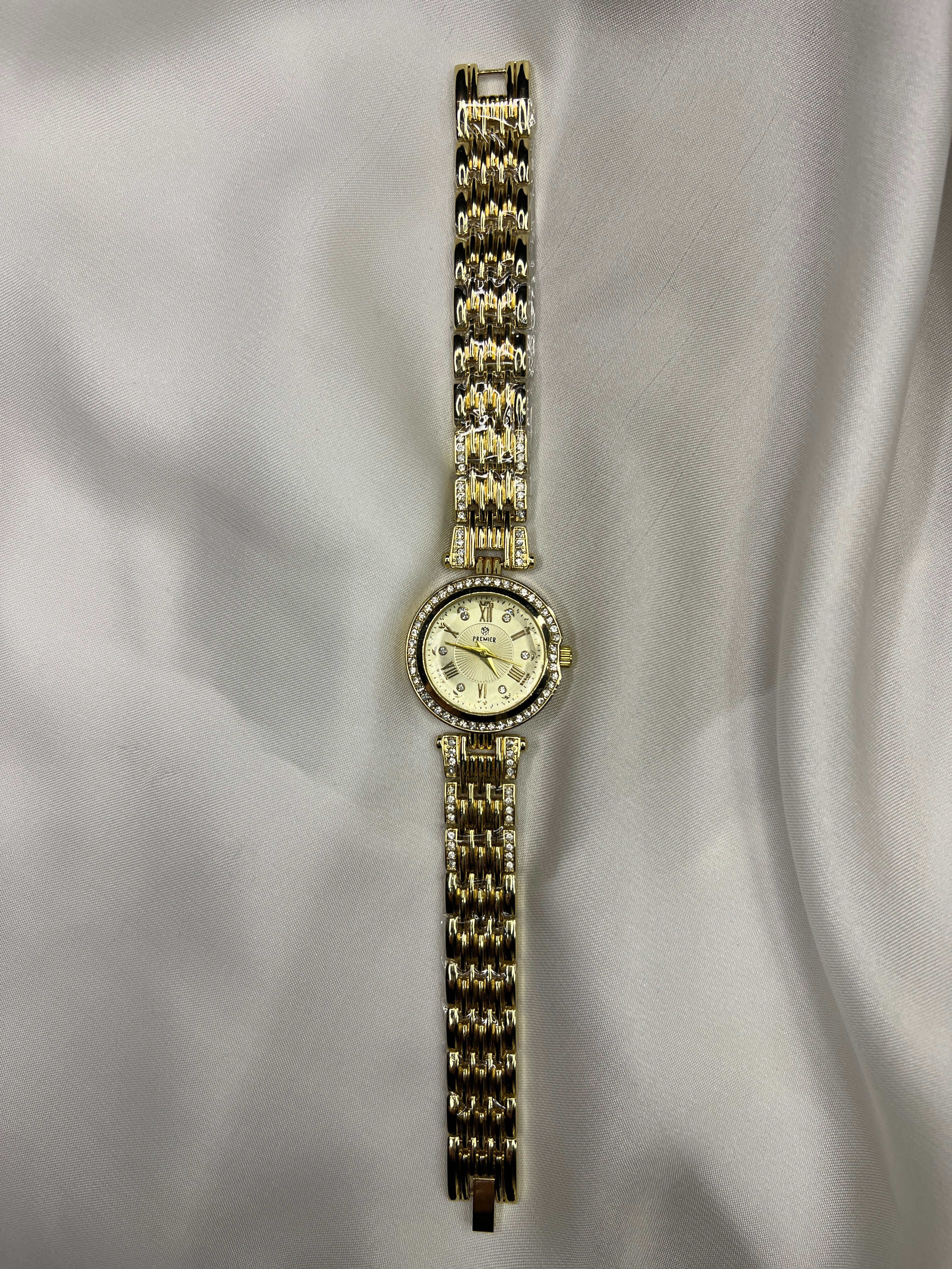 GOLDEN  LUXE