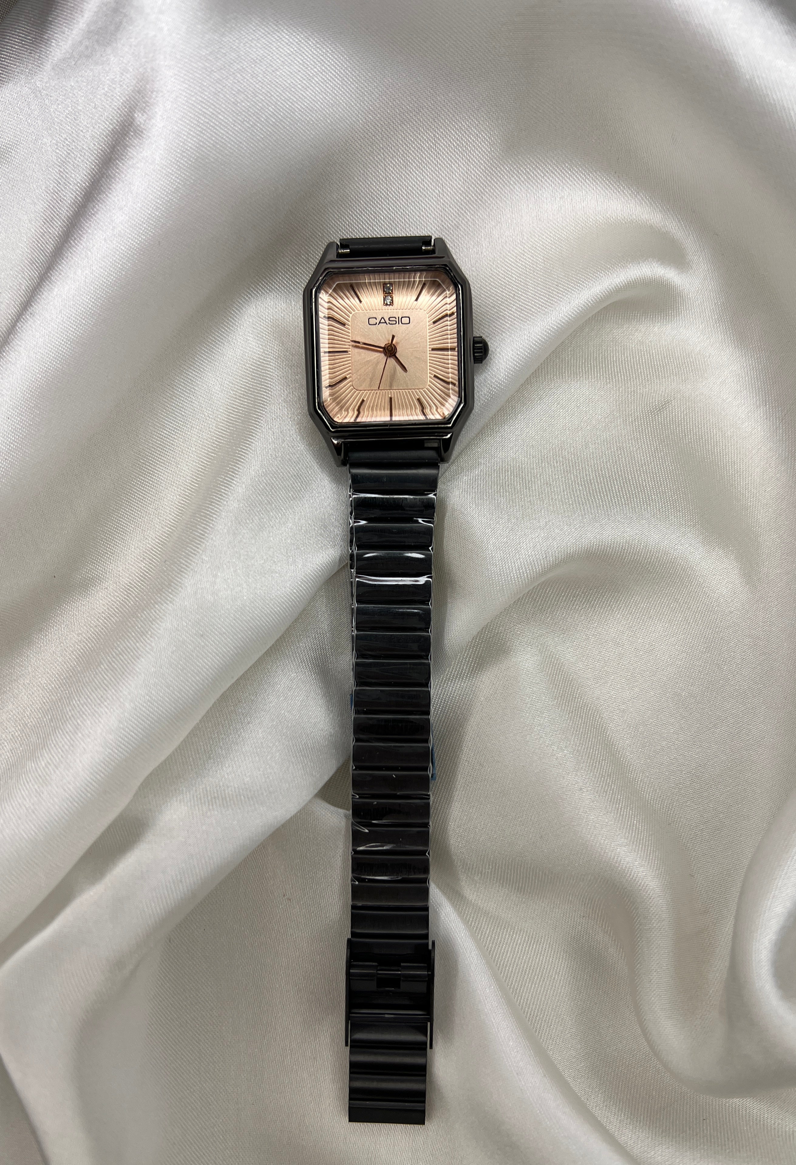 CLASSIC SILVER ROSE GOLD DIAL ( CASIO WATCH )