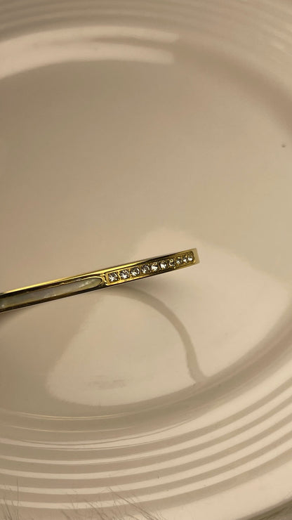 SLEEK STAINLESS BANGLE