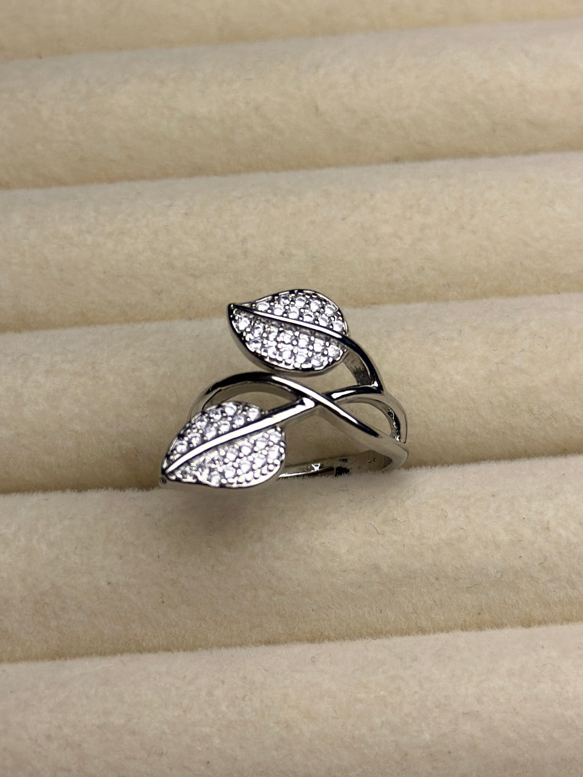 SOLACE ADJUSTABLE RING