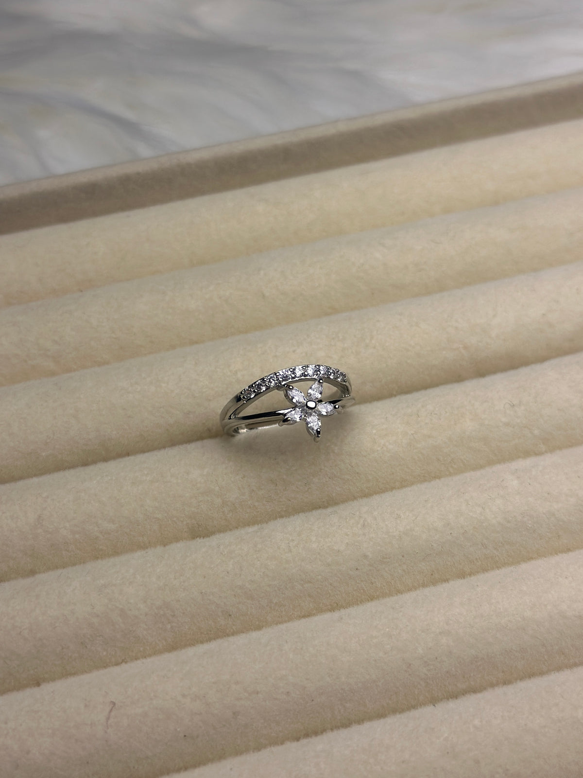 SOLNE ADJUSTABLE RING