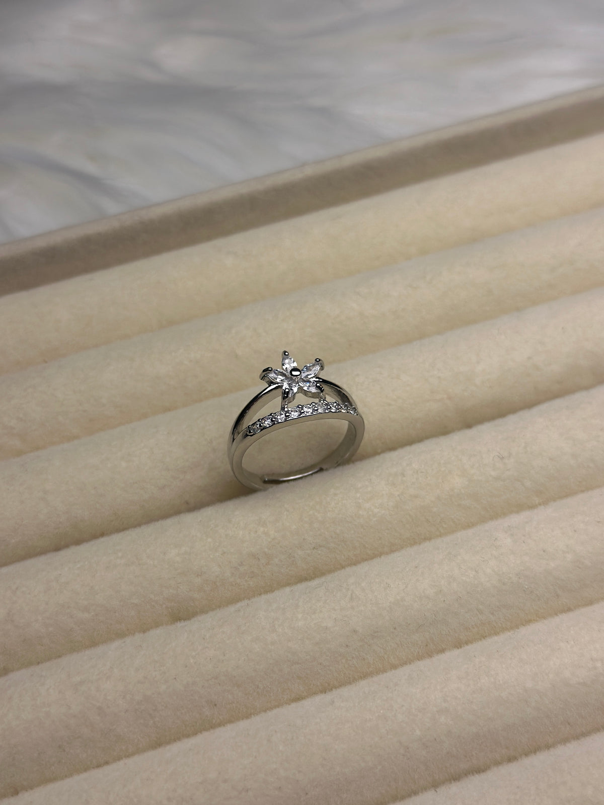 SOLNE ADJUSTABLE RING