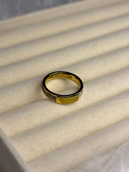 ROUND ESCOTR RING