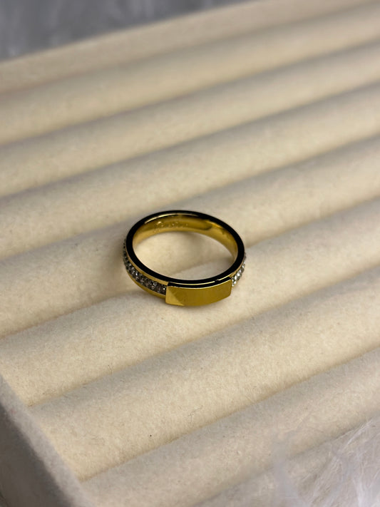 ROUND ESCOTR RING