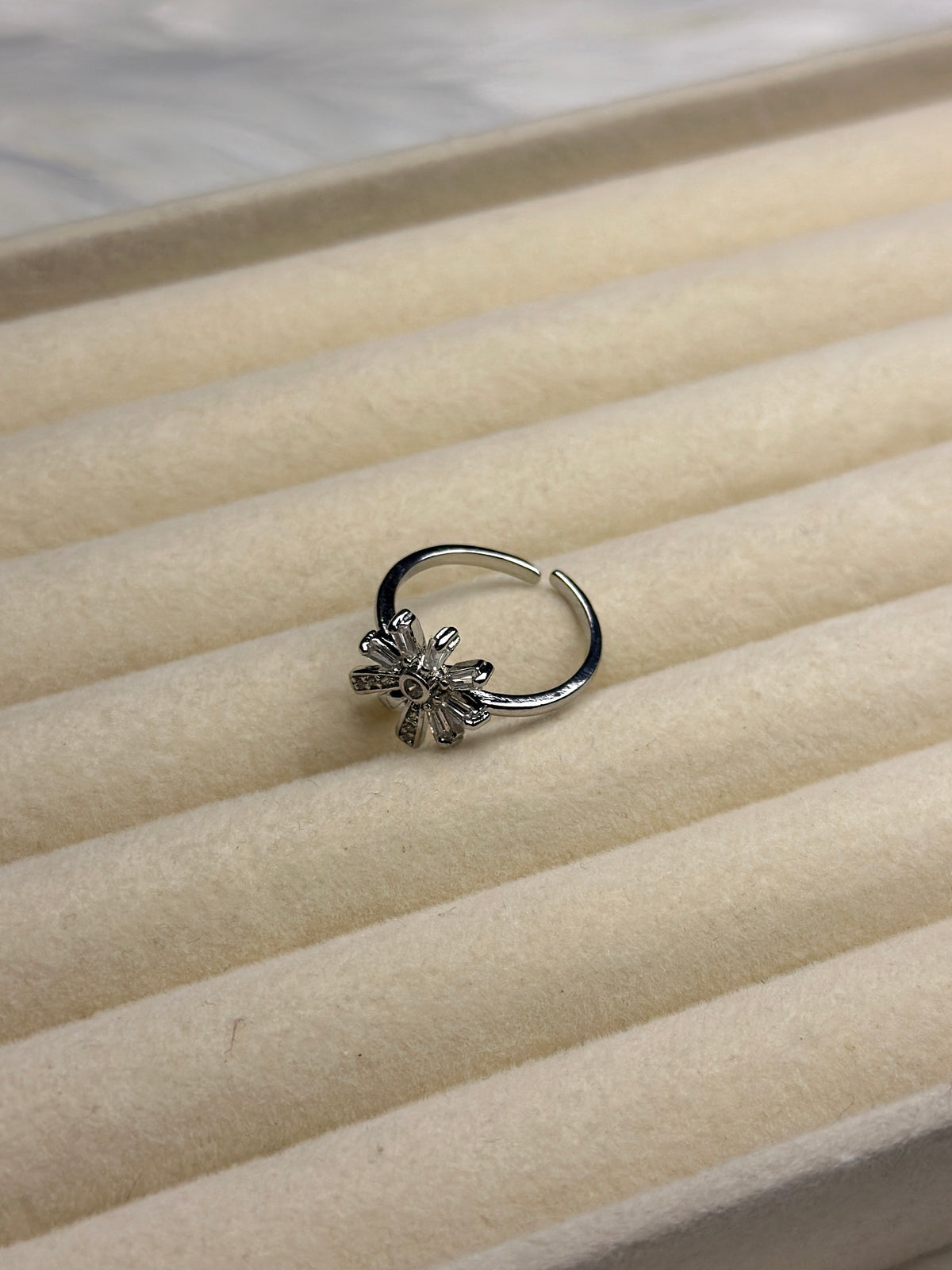 FLAW ADJUSTABLE RING