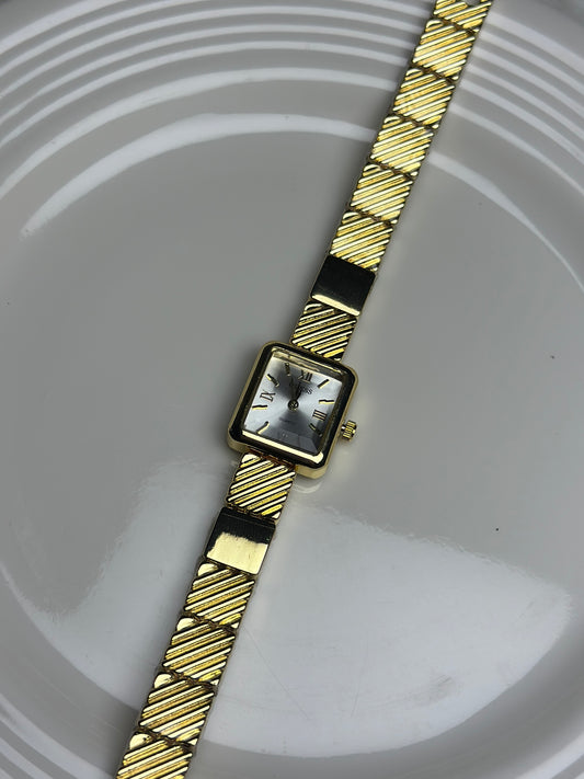 D’AURE WHITE