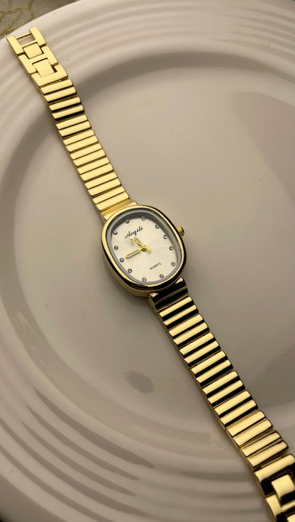 AQUO GOLDEN-WHITE