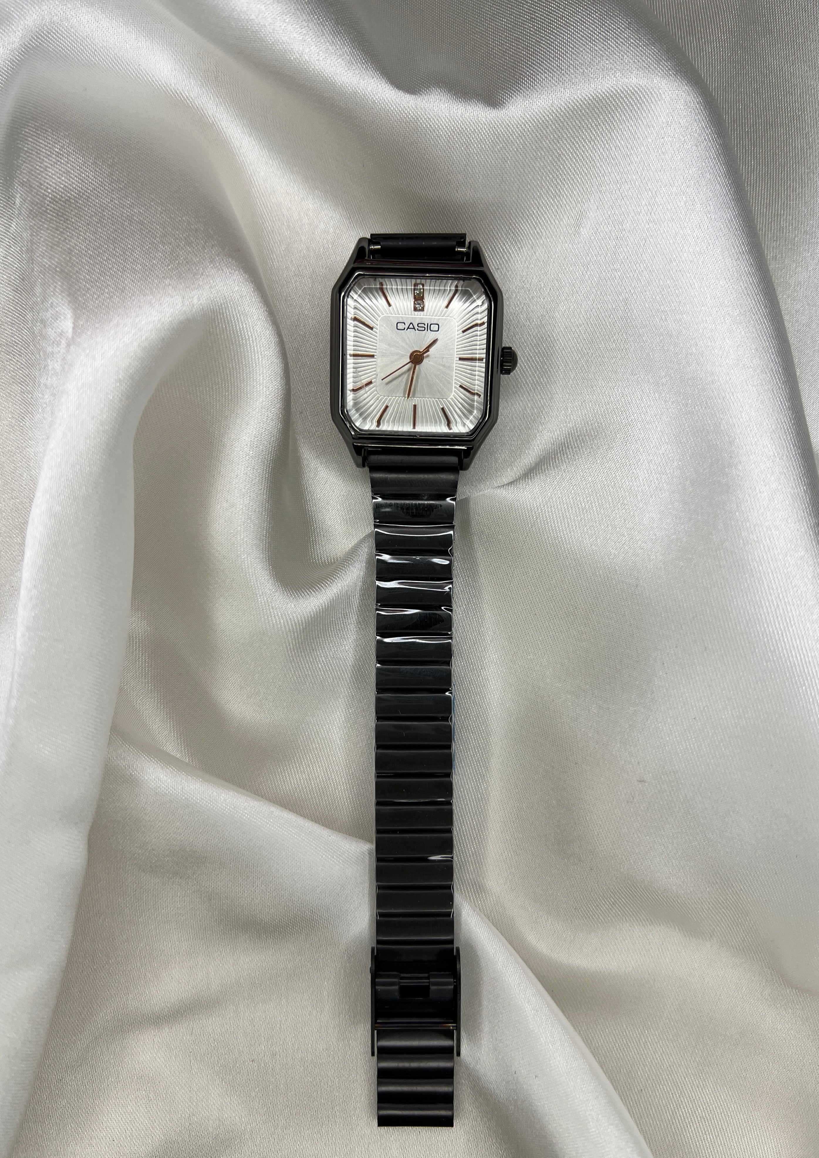 CLASSIC SILVER OFF WHITE DIAL ( CASIO WATCH )