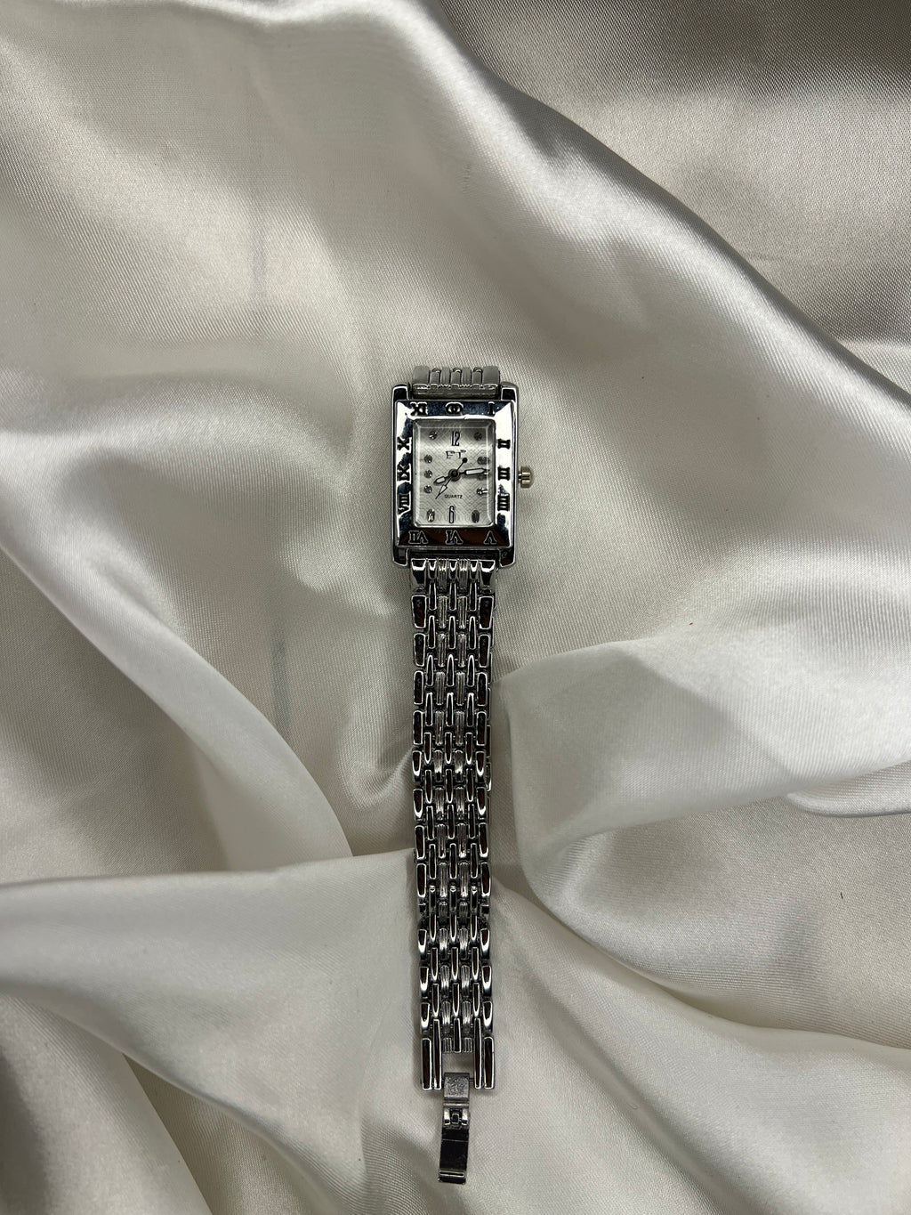 LUXURY WOMEN WATCHES ✨