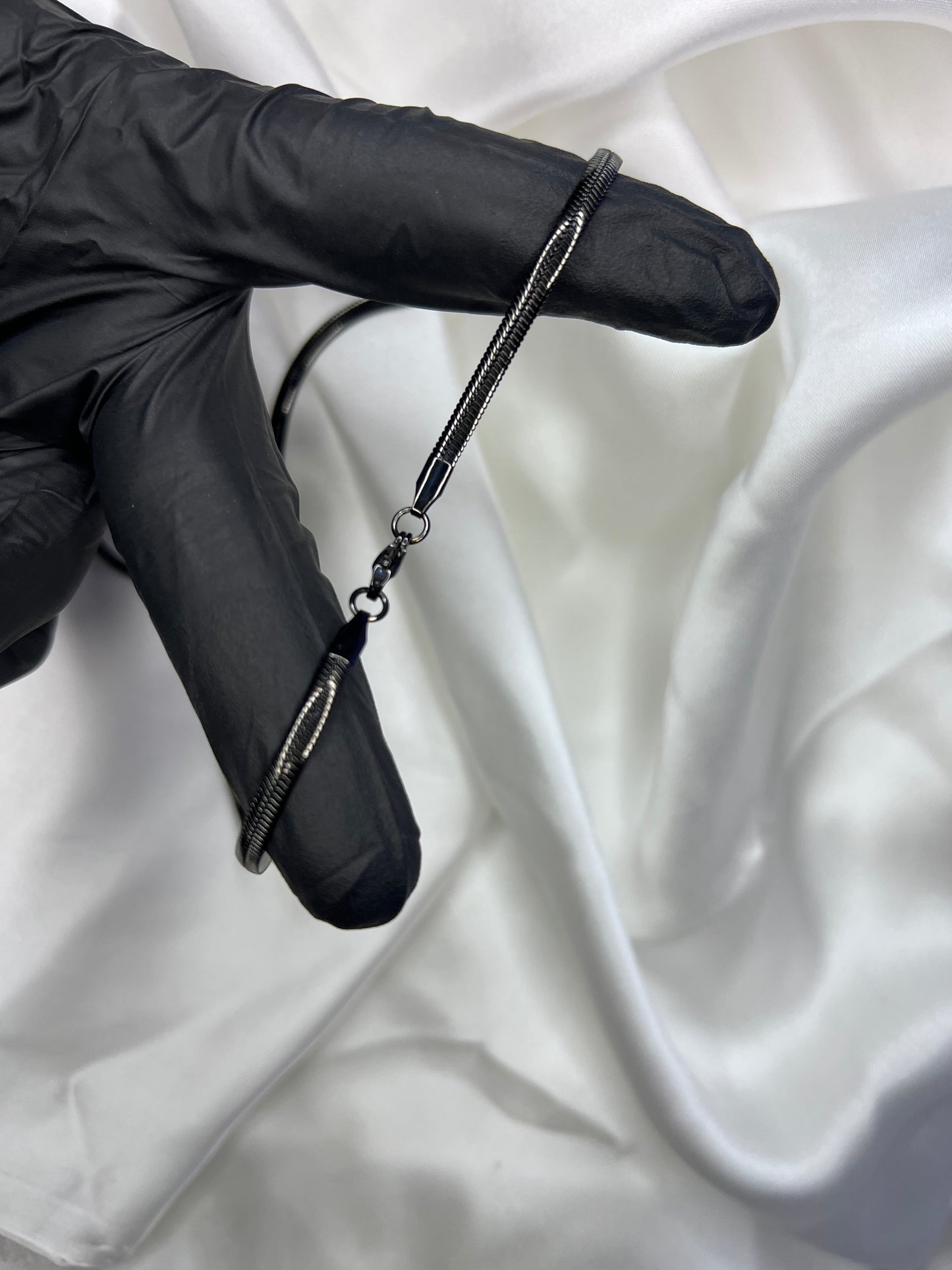 STAINLESS STEEL SNAKE CHAIN *BLACK*