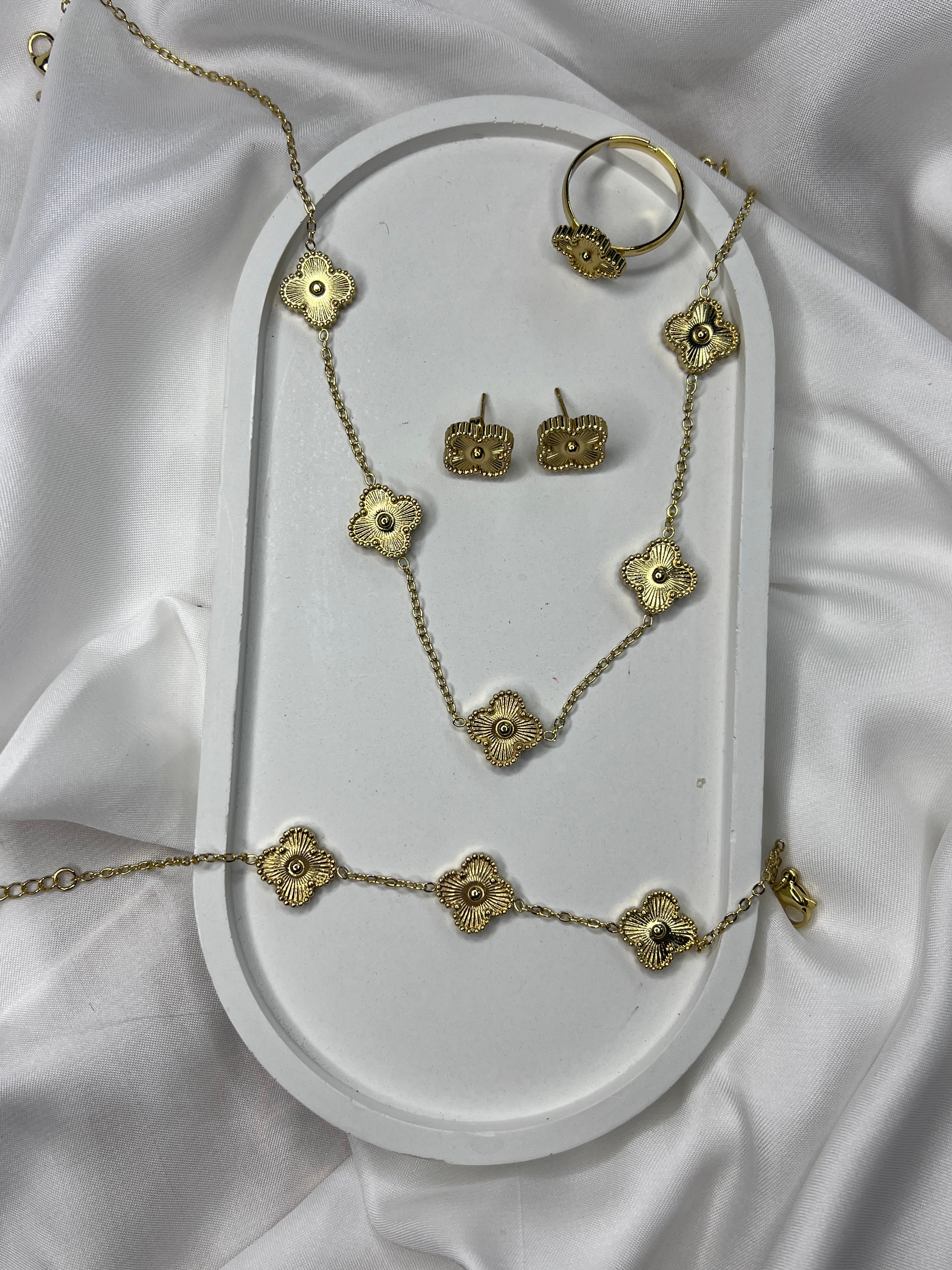 JEWELLERY SETS * 3 DESIGNS *