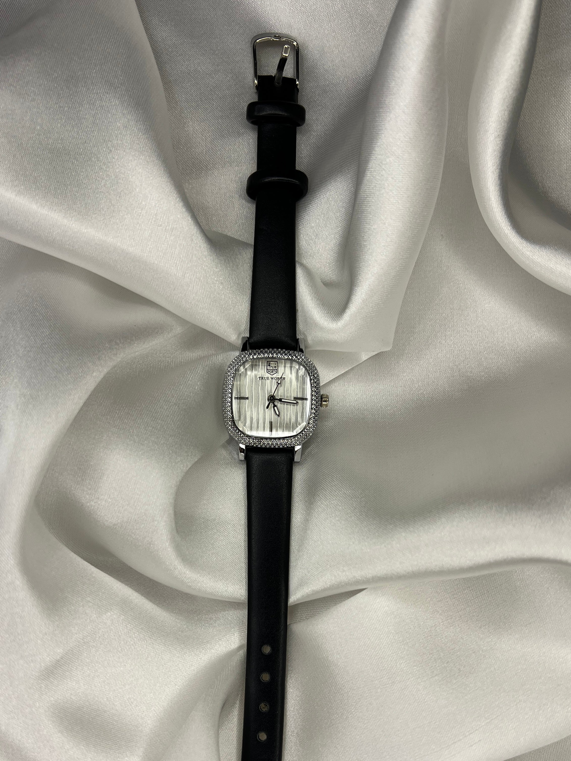 CLASSIC SILVER DIAL