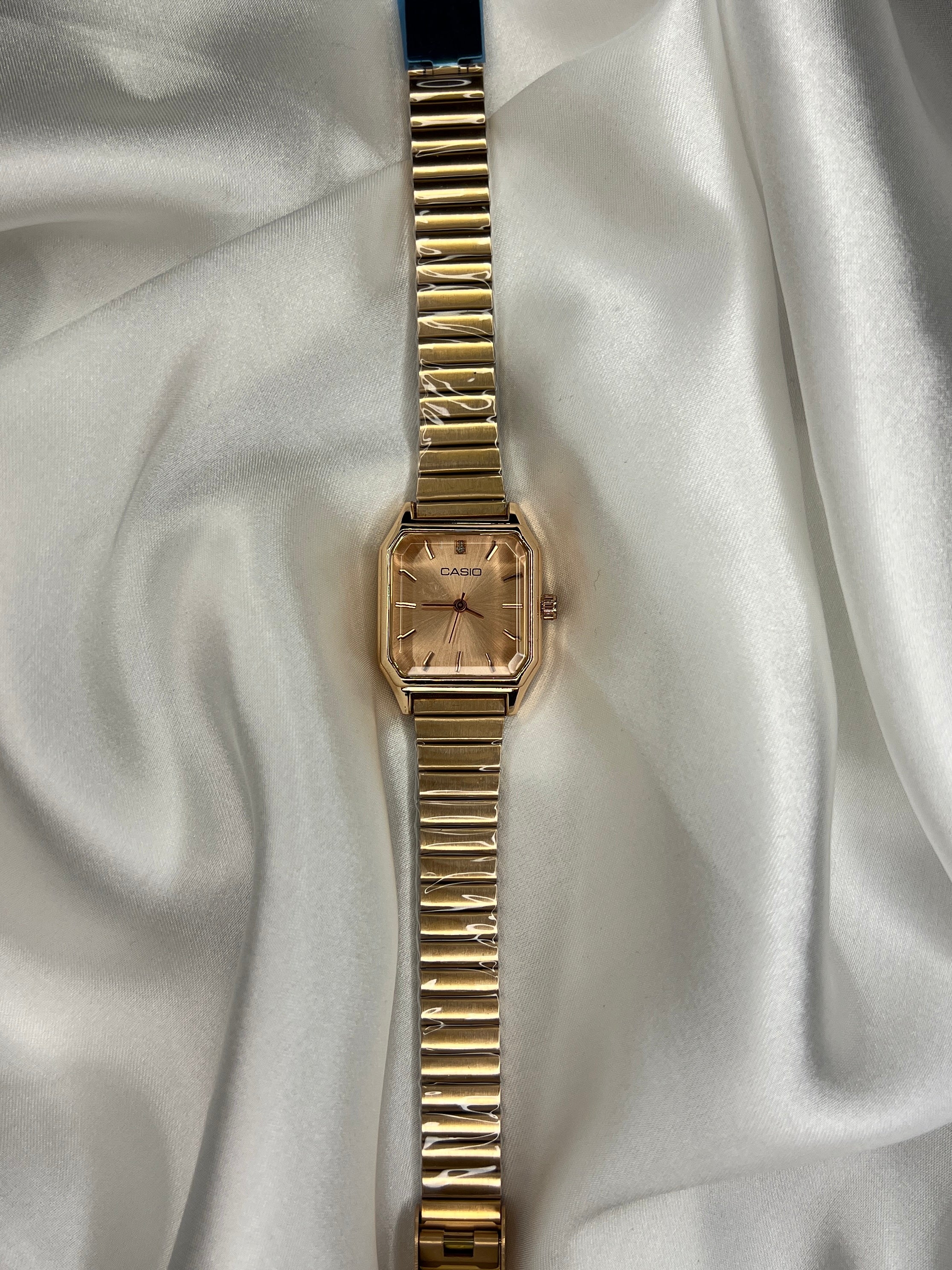 CASIO ROSE-GOLD DIAL