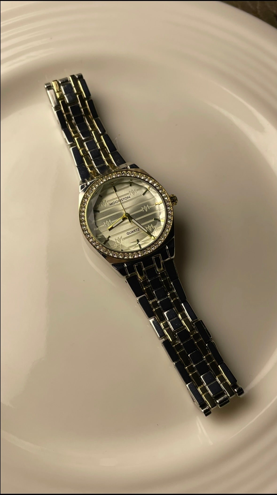 MOONSTON TWO-TONE