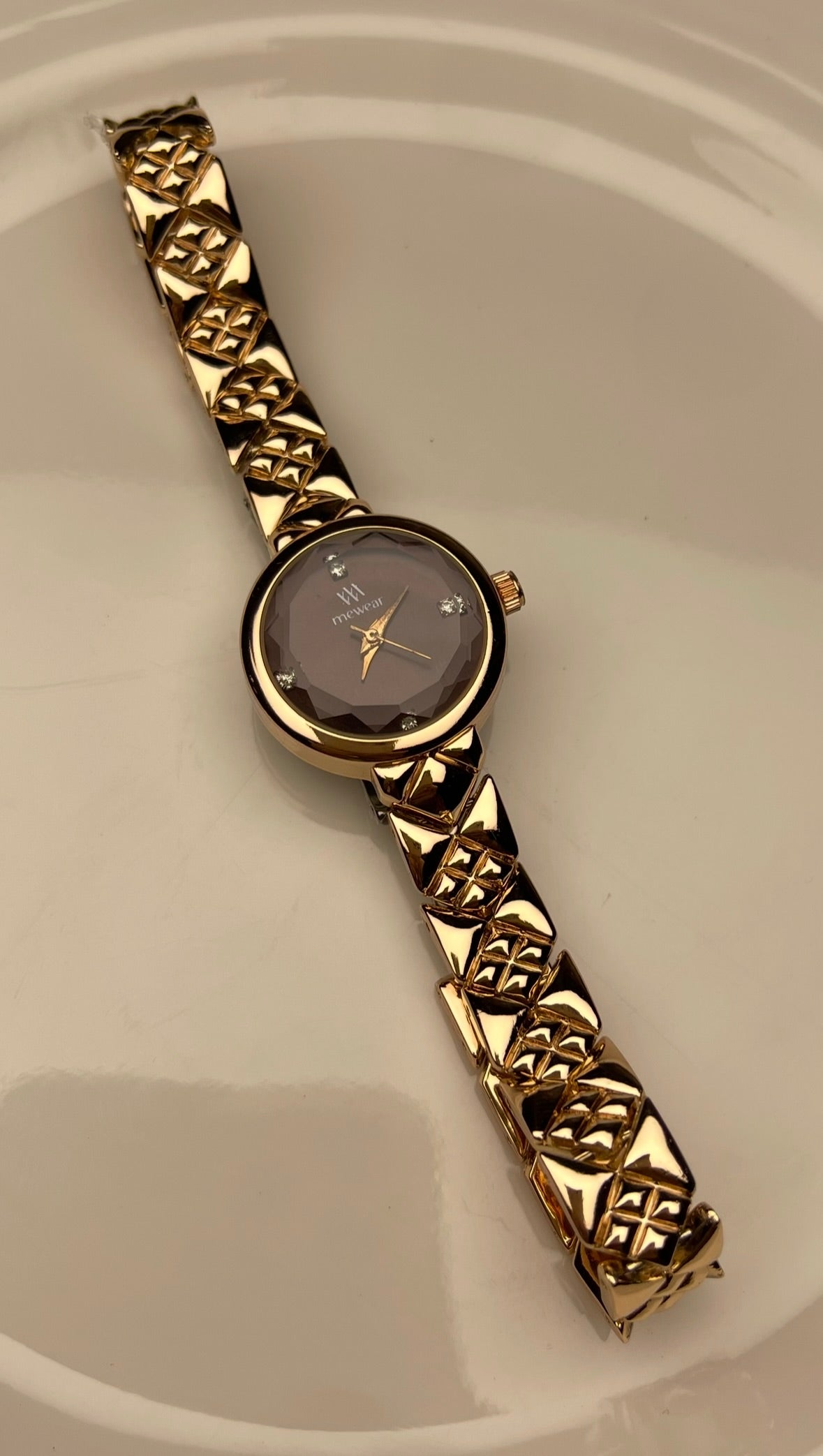 GOLDY BLACK