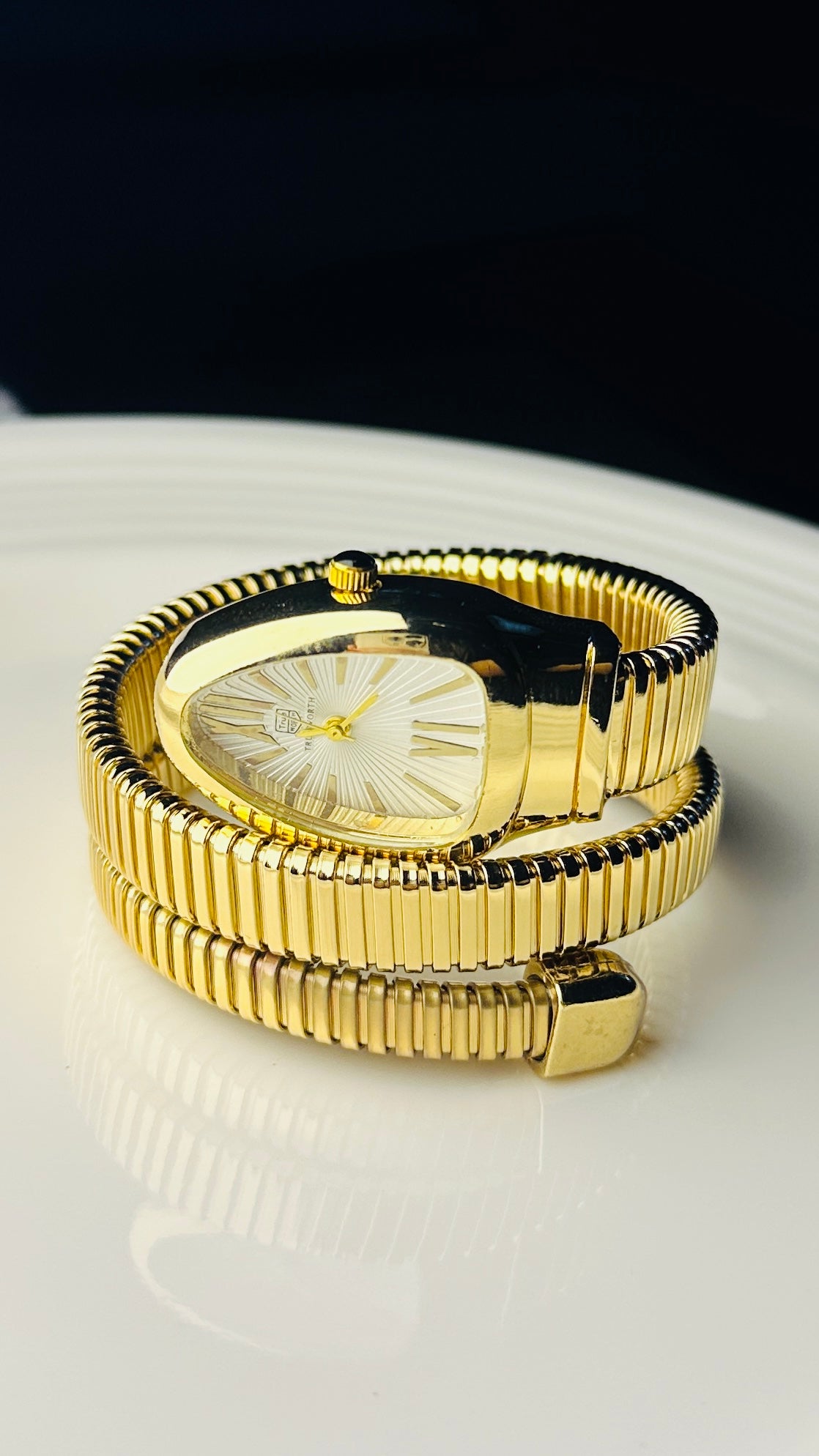 SNEAKY GOLD