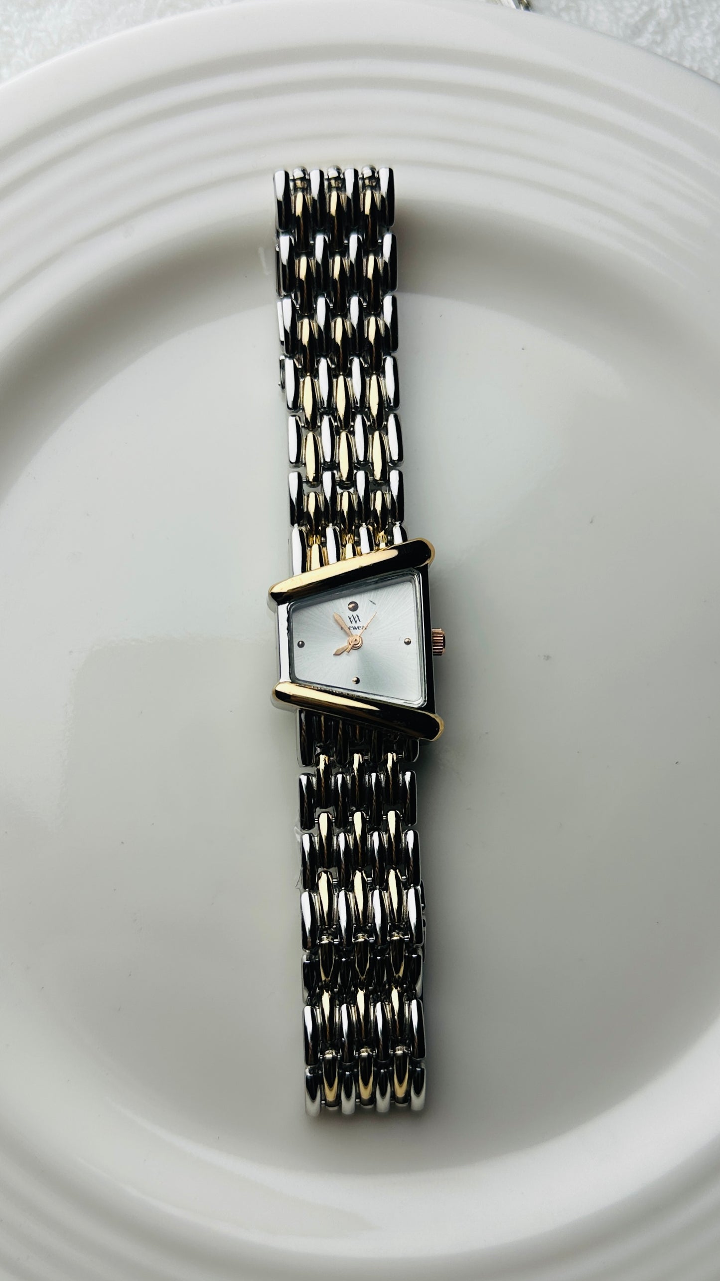 CUBIC TWO-TONE